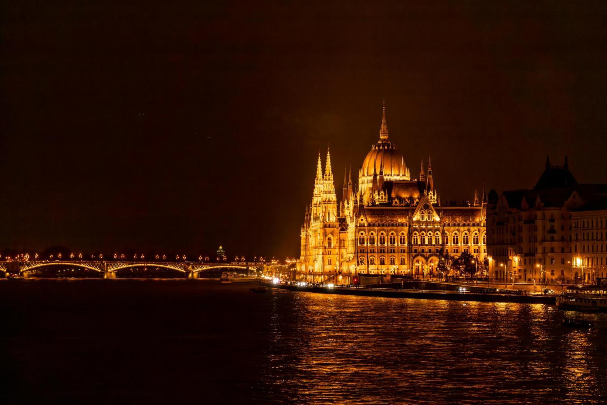 Szerb Boutique Suites, By Bqa, Budapest